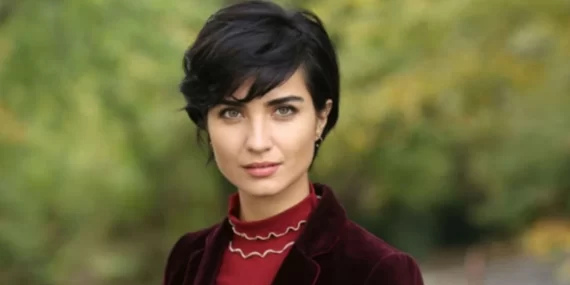 Tuba Büyüküstün Paris’te Stil Şov Yaptı!