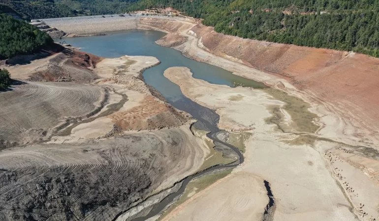 Bursa Barajlarında Su Krizi Derinleşiyor: Doluluk Oranı Yüzde 1’in Altına Düştü
