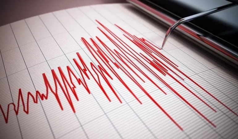 Balıkesir Sındırgı’da Deprem Paniği: 4.4 şiddetinde sarsıntı