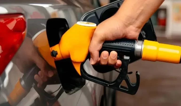 Akaryakıtta Çifte İndirim Yapıldı, Vatandaş Tepkili