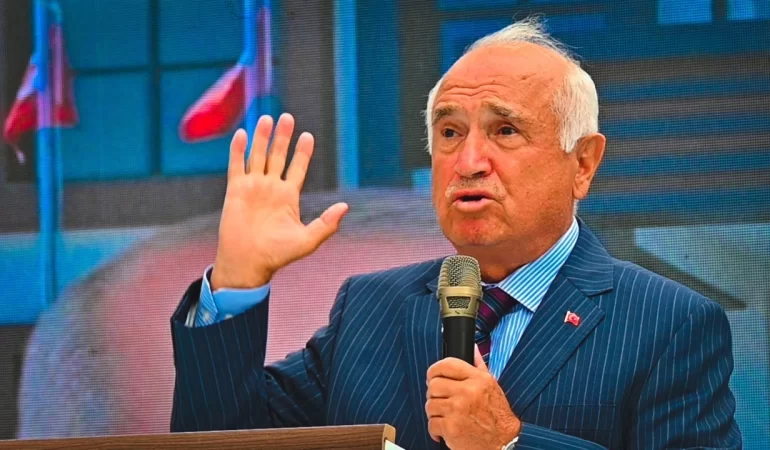 Cemil Çiçek’ten Dikkat Çeken Cumhuriyet ve Demokrasi Vurgusu