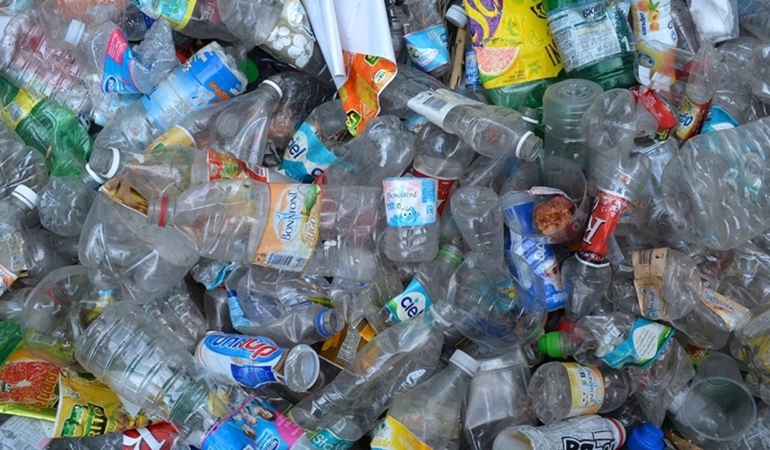 Tek kullanımlık plastikler için yeni yasak: Piyasada belirsizlik