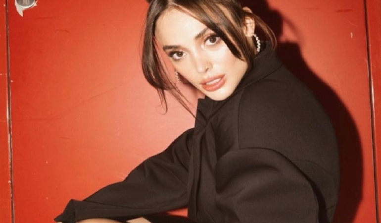 Rabia Soytürk Son Pozlarıyla Sosyal Medyayı Salladı!