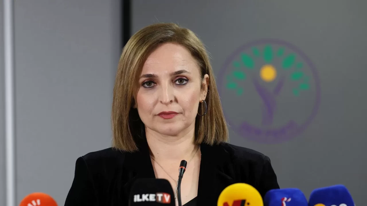 8160-dem-partiden-silah-birakma-ve-ocalan-aciklamasi