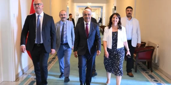 DEM Parti Heyeti İmralı Ziyaretini Sürdürüyor