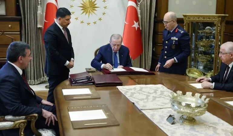 SELÇUK BAYRAKTAROĞLU GENELKURMAY BAŞKANI OLDU!