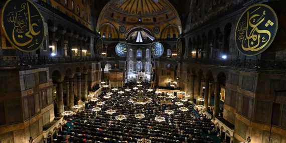 Ayasofya 5 Yılda 40 Milyon Ziyaretçiye Kapılarını Açtı