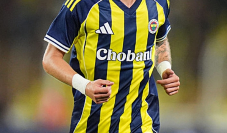 Fenerbahçe’ye Şok: Sebastian Szymanski Milli Maçta Sakatlandı, Taraftarlar Endişeli