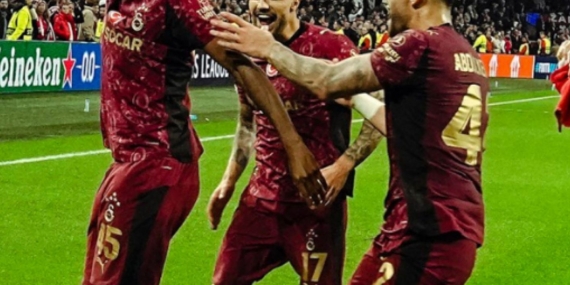 Galatasaray Amsterdam’da Tarih Yazdı: Hollanda Basını Ayakta Alkışladı