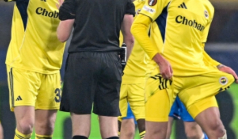 Fenerbahçe’nin Penaltı Tepkisi Gündemde: Hakem İzledi Ama Karar Değişmedi