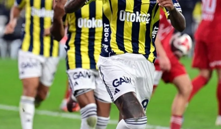Fenerbahçe, Antalyaspor’u 2-0 Mağlup Etti