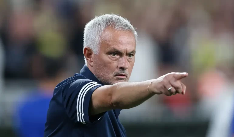 Mourinho: “Kaybettik; Avrupa Ligi’nde Finale Kadar Gidebiliriz”