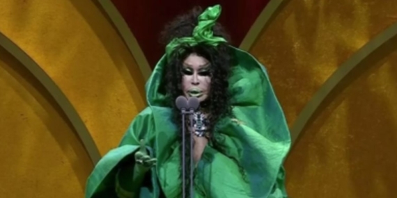 Diva, Kıyafeti Hakkında Yapılan Eleştirilere Ateş Püskürdü!