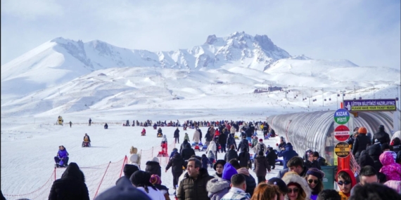 Erciyes Kayak Merkezi’nde Yılbaşı Yoğunluğu: Otellerde Doluluk Oranı Yüzde 80’i Aştı