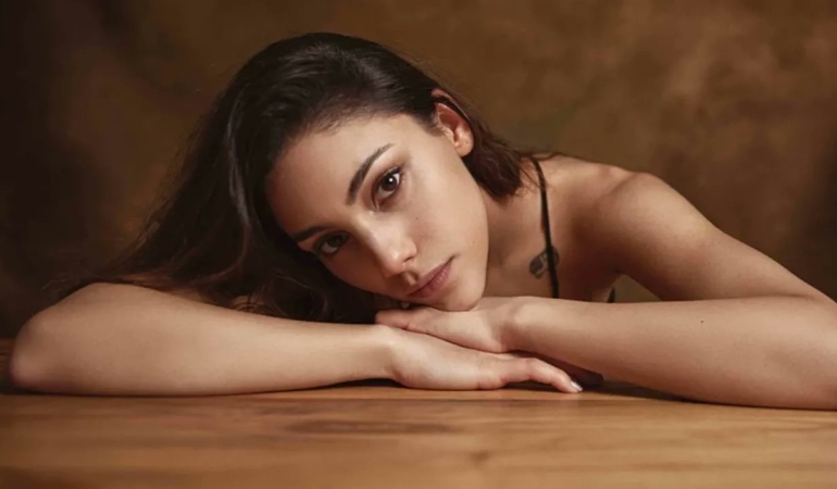 Dilin Döğer Sosyal Medyada Tehdit Edildi: Savcılığa Başvurdu