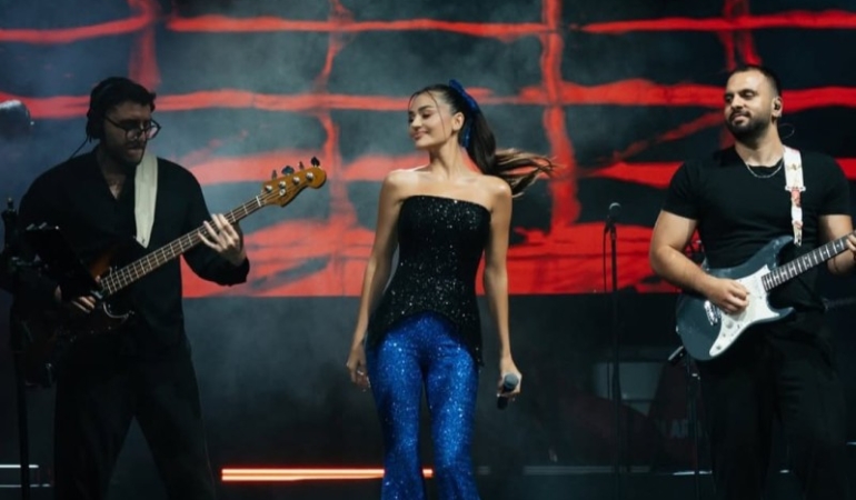 Malatya Konserinde Şaşırtan Anlar! Seyircinin Cevabı Sosyal Medyayı Salladı
