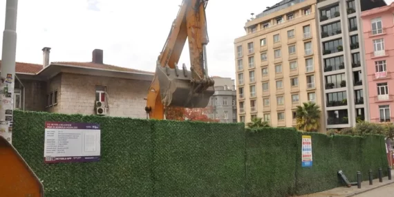 “Firari Turgay Ciner’in Şirketi Beyoğlu’nda Tarihi Yeşil Alanı Otel Yapıyor”