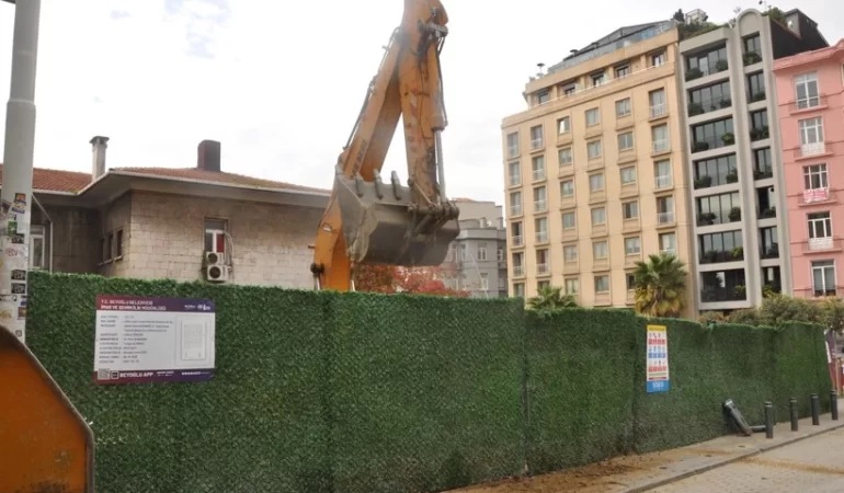 “Firari Turgay Ciner’in Şirketi Beyoğlu’nda Tarihi Yeşil Alanı Otel Yapıyor”