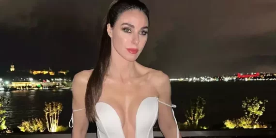 Defne Samyeli’nin Yazı Bitmedi: Yeni Bikinili Kareleriyle Dikkat Çekti