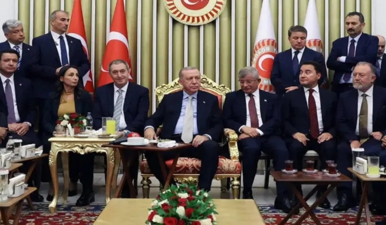 ERDOĞAN-DAVUTOĞLU RESEPSİYON AÇIKLAMASI