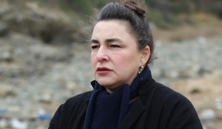 Esra Dermancıoğlu Türkiye’yi Terk Etti!