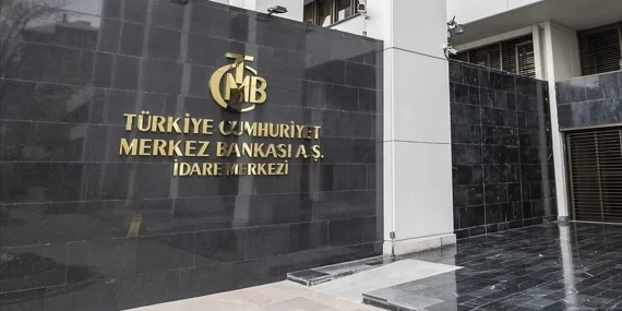 GÖZLER MERKEZ BANKASI’NDA: FAİZ KARARI BUGÜN AÇIKLANACAK, PİYASALAR İNDİRİM BEKLİYOR