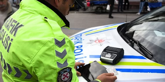Yeni Trafik Cezaları Kanunu Askıya Alındı