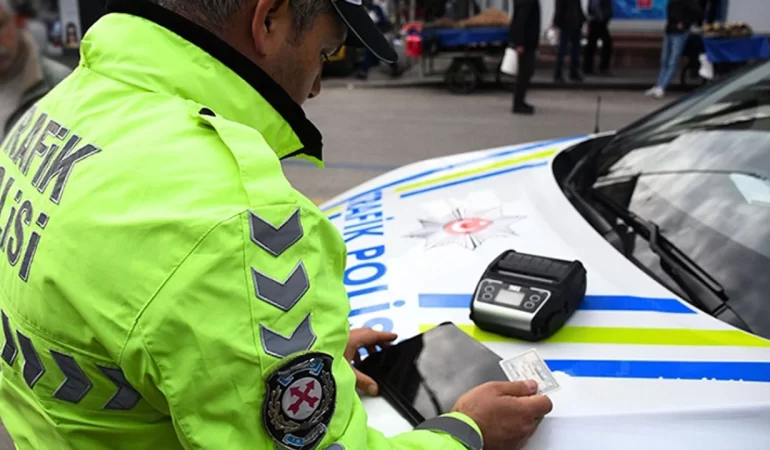 Yeni Trafik Cezaları Kanunu Askıya Alındı