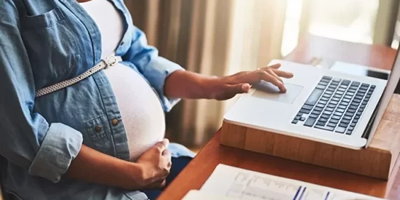 Anne ve Babaya Doğum İzni Artıyor: Hükümet Düzenlemeye Hazırlanıyor