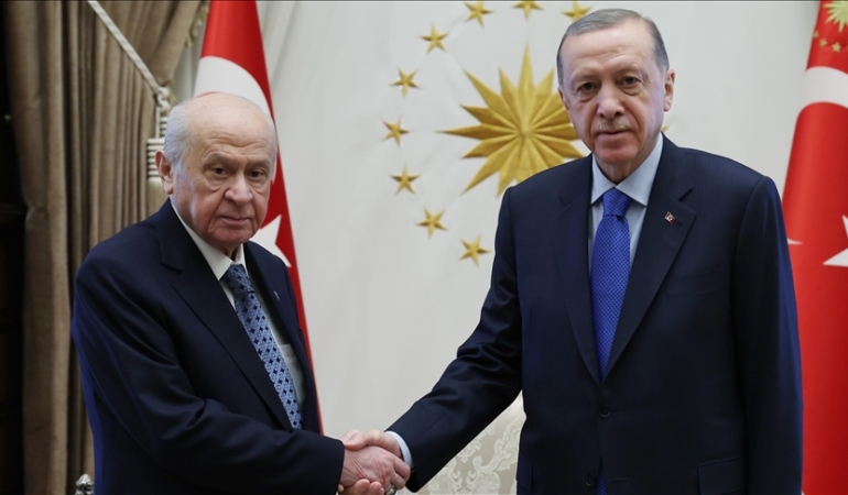 Cumhurbaşkanı Erdoğan’dan Bahçeli’ye Övgü: “Eşsiz Katkılar Sağladı”