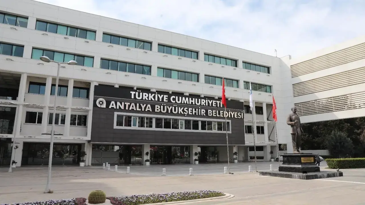 antalya-buyuksehir-belediyesi-ne-yeni-operasyon-17-kisi-gozaltina-alindi