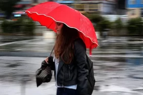 asiri-sicak-oncesi-saganak-ve-firtina-alarmi-meteorolojiden-18-il-icin-sari-ve-turunc-3231687_202507040718_1