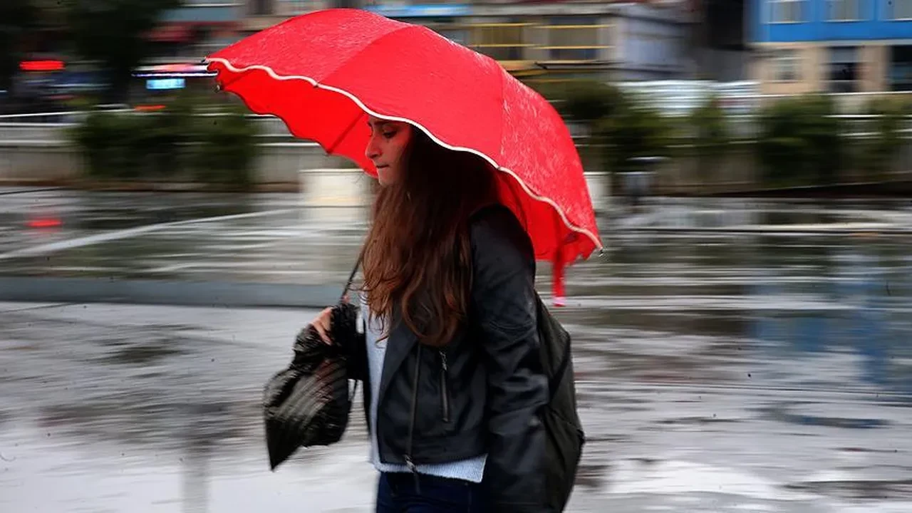 asiri-sicak-oncesi-saganak-ve-firtina-alarmi-meteorolojiden-18-il-icin-sari-ve-turunc-3231687_202507040718_1