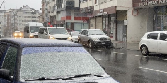 İSTANBUL’DA BEKLENEN KAR YAĞIŞI BAŞLADI! YETKİLİLERDEN UYARI
