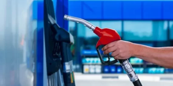 BENZİNE İNDİRİM YOLDA: 1 LİRA 30 KURUŞ FİYAT DÜŞÜŞÜ BEKLENİYOR