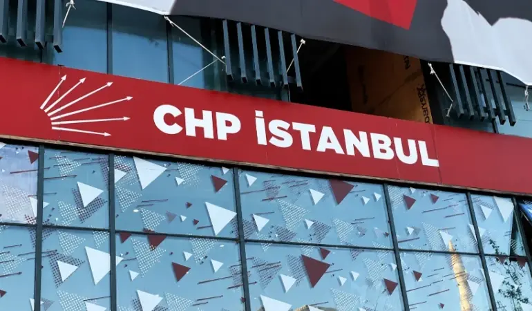 CHP’de Tarihi Kırılma! İstanbul Teşkilatında Toplu İstifa Depremi