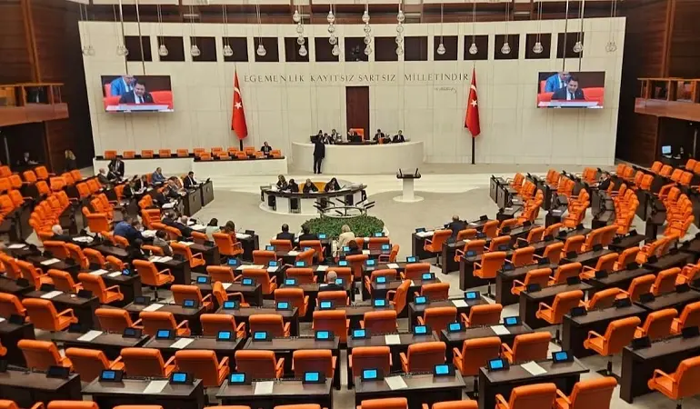 Öğrenci Affı Meclis’ten Geçti! Üniversite Kapıları Yeniden Açılıyor