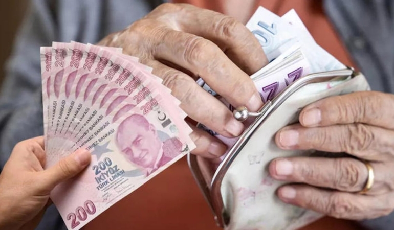 Emekliler İçin Ödeme Takvimi Başladı: Bayrama Girmeden Hesaplarda