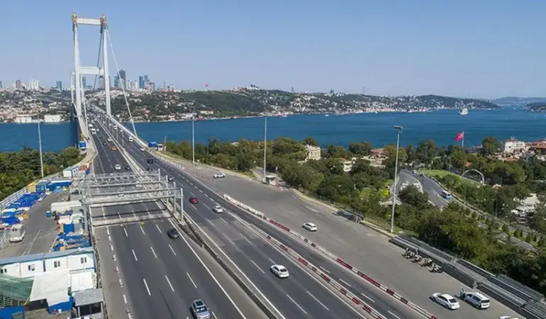 Bayramda Yolculuk Yapacaklara Müjde: Hangi Yollar Ücretsiz Olacak