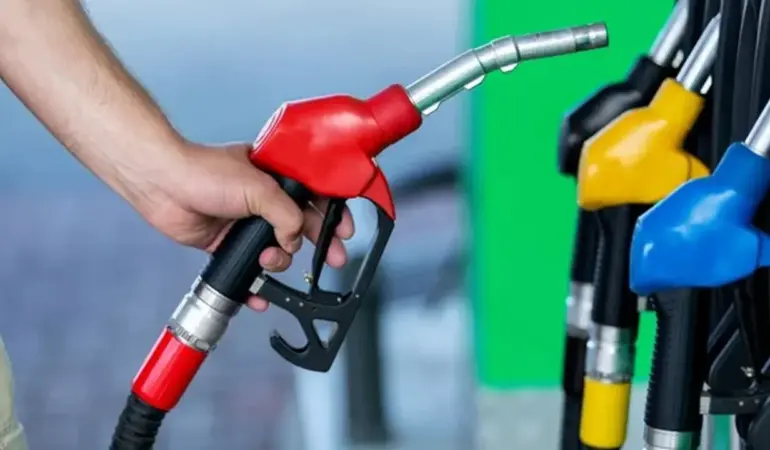 Akaryakıt Fiyatlarında Şok Artış: Benzin ve Motorin Cep Yaktı