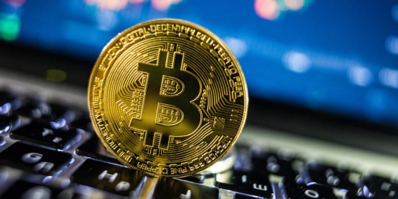 BITCOIN HIZLA YÜKSELDİ, ARDINDAN SERT DÜŞTÜ!