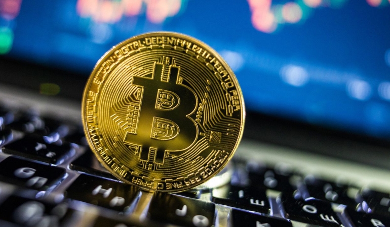 BITCOIN HIZLA YÜKSELDİ, ARDINDAN SERT DÜŞTÜ!