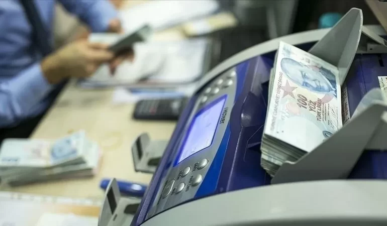 “Kamuda Zam Skandalı: Üst Düzey Yöneticilerin Ek Ödemesi İptal”