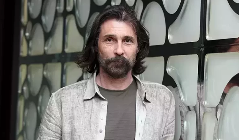 Erdal Beşikçioğlu’nun Kızı Derin İlk Kez Galada Görüntülendi