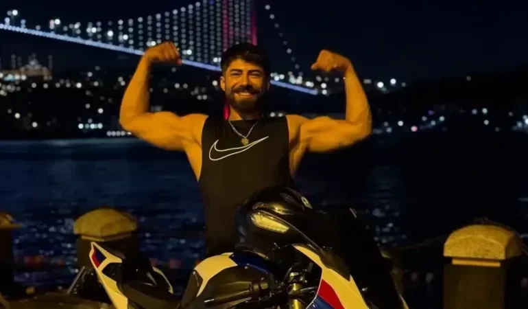 Kocaeli TEM Otoyolu’nda Trafik Kazası: Genç Fenomen Yaşamını Yitirdi