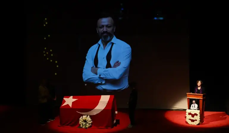 Serhat Kılıç’a Yürek Yakan Veda! Sanat Dünyası Gözyaşlarına Boğuldu