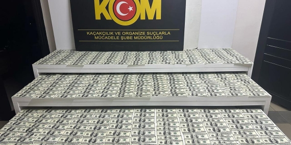Mersin’de Matbaa Kurup Sahte Dolar Basan Şebeke Çökertildi