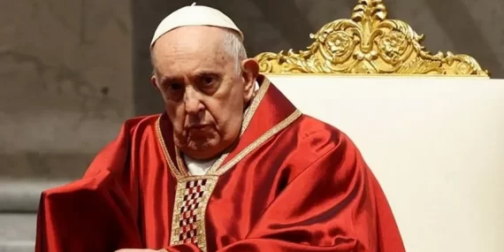 PAPA FRANCIS’İN SOLUNUM YETMEZLİĞİ KRİZİ: VATİKAN’DAN AÇIKLAMA GELDİ