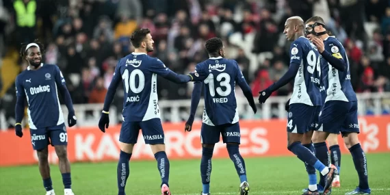 FENERBAHÇE, SİVASSPOR’U 3-1 MAĞLUP ETTİ: GOLLER TADIC VE TALISCA’DAN