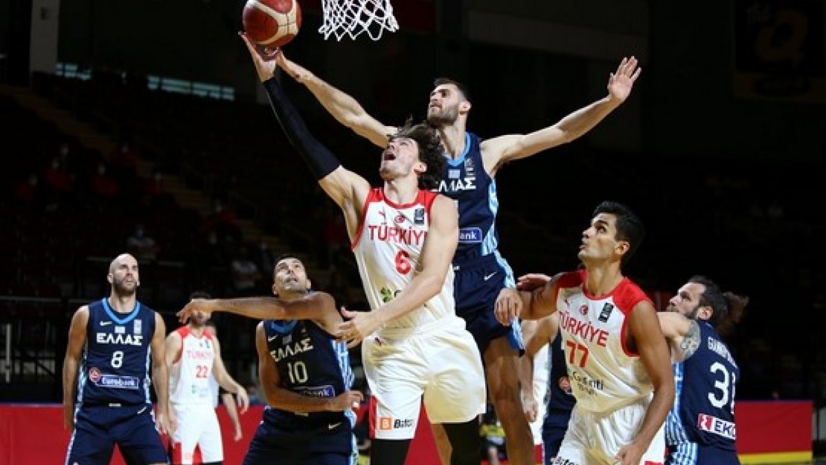 fiba-olimpiyat-elemelerinde-turkiye-yari-finalde-yunanistana-yenildi-u9kc6PF3.jpg